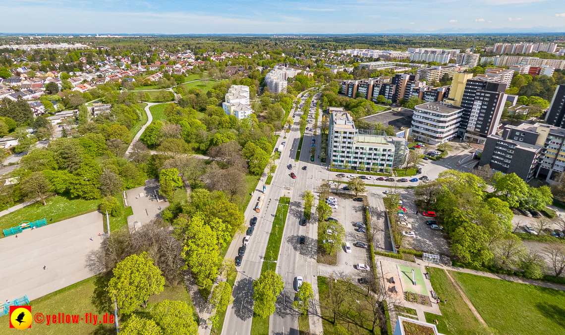 04.05.2023 - Luftbilder vom Marx-Zentrum uns seiner Umgebung in Neuperlach